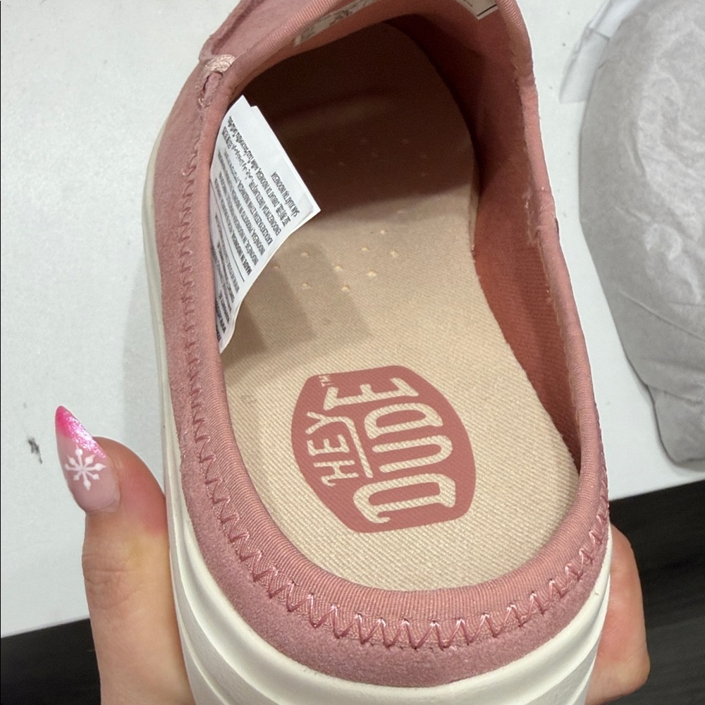 Hey Dude Women's Pink Austin lift shoes! - Picture 7 of 8